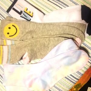 Bundle of 4 pairs of never worn womans socks